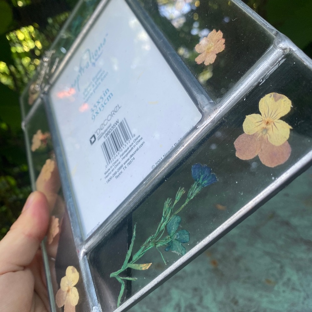 2/$50 🌸 2 SET PAIR Pressed Floral Frames w Butterflies - Picture 8 of 10